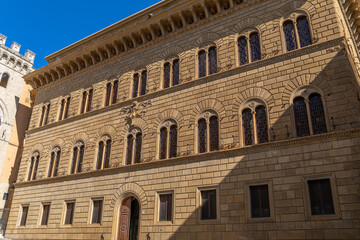 Fototapeta na wymiar Palais à Sienne, Italie