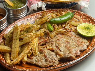 chicken with vegetables and sauce