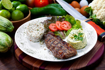 roast beef with vegetables and rice