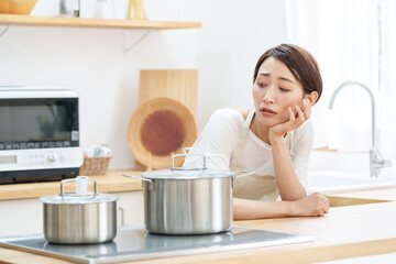 料理に失敗した主婦