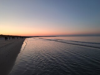 Fototapeta na wymiar Wschód słońca na plaży