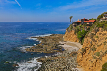 Luxury ocean front houses on the cliff overlooking pacific ocean in Laguna Beach, Southern California