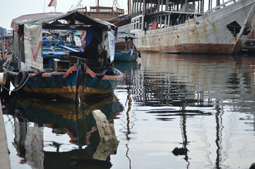 Fototapeta na wymiar Indonesian old fishing boat