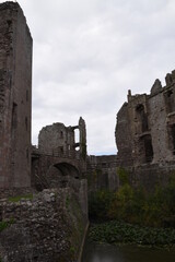Fototapeta na wymiar the ruins of raglan castle in Monmouthshire wales