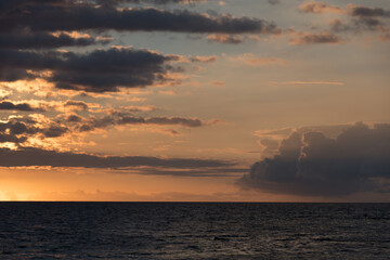 Naklejka na ściany i meble Dramatic sunset over Anaehoomalu Bay - 1