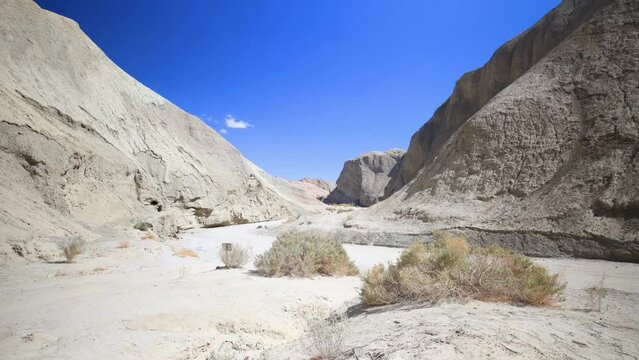 Timelapse in 4k at Arroyo Tapiado Mud Caves in the Anza Borrego State Park