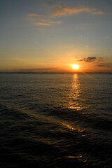 船上から見た夕陽