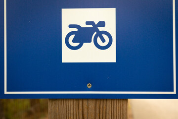 Señal de parking aparcamiento para motos