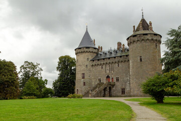 Fototapeta na wymiar Castillo medieval de Combourg (siglos XII-XV). Bretaña, Francia.