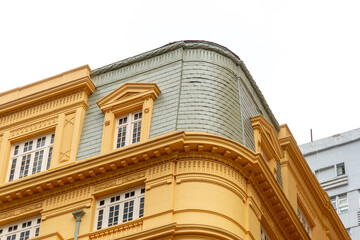 Fototapeta premium Facade of an old building in downtown Rio de Janeiro.