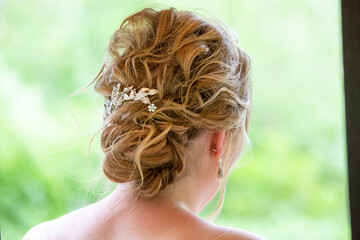 bride wedding hair style updo celebration dress shoulder head hair pin up curly down straight