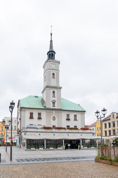 Marktplatz von Gliwice mit seinen bunten H&auml;usern in Polen