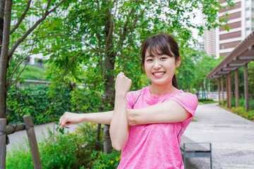 Naklejka premium ストレッチする女性