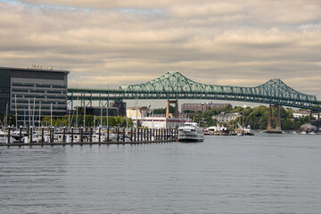 Naklejka premium Boston, Massachusetts, USA, city view from the river near the harbor