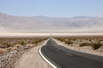 American Road with infinite stree view