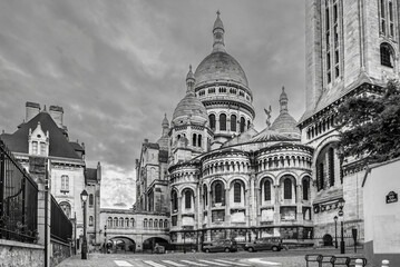 Fototapeta na wymiar Behind the Sacre Coeur Basilica on the Montmartre Hill in Paris