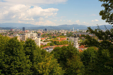 Fototapeta na wymiar The city of Ljubljana in central Slovenia viewed from Castle Hill 