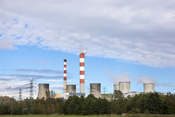 Elektrownia węglowa z kominami - obrazy, fototapety, plakaty