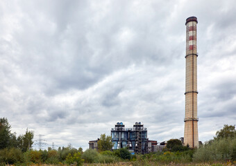 Fototapeta na wymiar Elektrownia węglowa z kominami