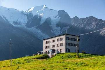 Printed kitchen splashbacks Mont Blanc Hotel in Mont-Blanc massif. This hotel is located near Chamonix, in the french Alps. In the back, Aiguille de Bionnassay and the Bionnassay Glacier can be seen.