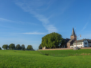 Das alte Fischerdorf Groeth am Rhein