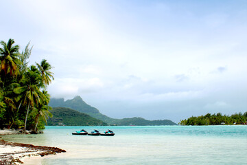 Obraz na płótnie Canvas Jetskis in Bora Bora