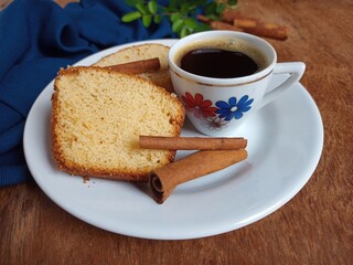 Bolo com café