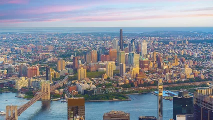 Schilderijen op glas Cityscape of downtown Brooklyn skyline  from Manhattan New York City © f11photo