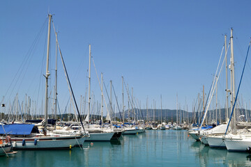 Sail boats inside Gouvia marine in Corfu island. - obrazy, fototapety, plakaty