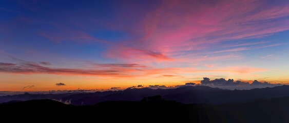 日出ヶ岳で見た幻想的な夕焼けのパノラマ情景＠大台ヶ原山、奈良