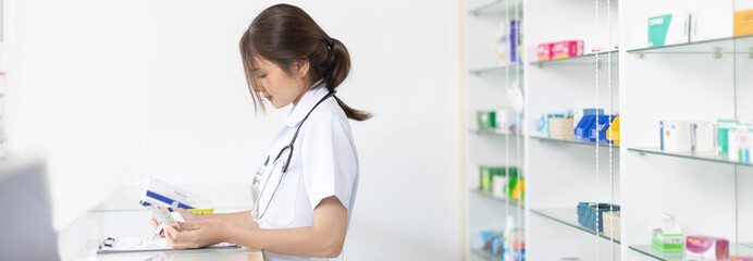 Pharmacist working in a pharmacy, Consultation and medical advice, All kinds of generic household...