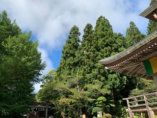 立石寺の根本中堂の景色