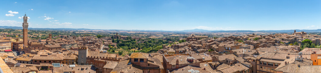 Fototapeta na wymiar Panorama sur Sienne, Italie, depuis le Facciatone