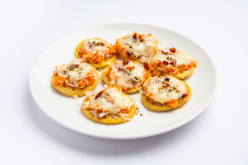 Papdi pizza are mini food bites, Indian kids favourite party snack