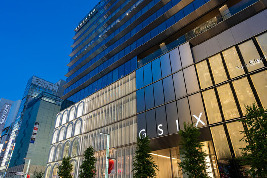 夜のGINZA SIX（ギンザ シックス）