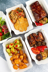The food in the lunch box is ready for delivery.
