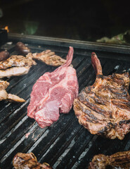Ternera a la parrilla de excelente calidad en un restaurante de lujo
