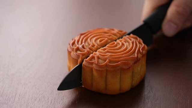 moon cake shot in studio