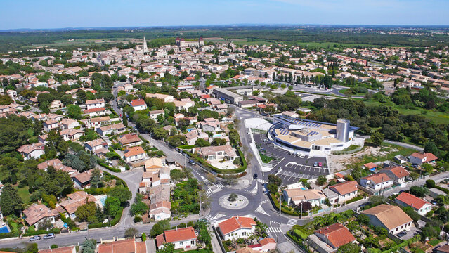 Photo a&eacute;rienne de Castries H&eacute;rault Occitanie France