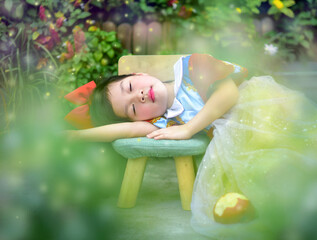 little Asian girl cosplay snow white