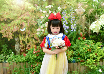 little Asian girl cosplay snow white