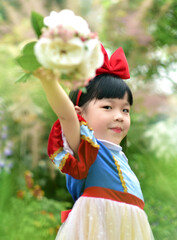 little Asian girl cosplay snow white
