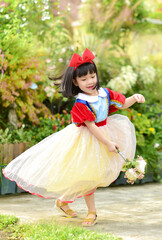 little Asian girl cosplay snow white