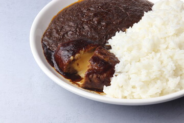 チーズハンバーグカレー