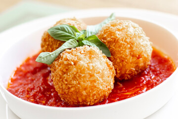 meatballs with tomato sauce