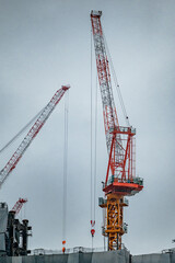 雨の日のタワークレーン