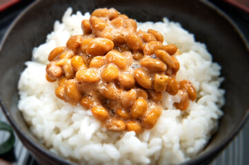 日本の伝統和食、納豆ごはん