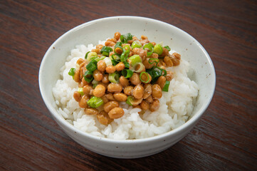 日本の伝統和食、納豆ごはん