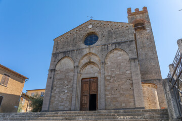 Fototapeta na wymiar Basilica di Sant'Agata, à Asciano, Italie