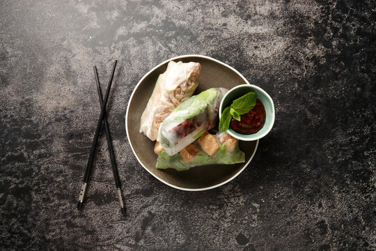 Close up shot of vietnamese fresh spring rolls